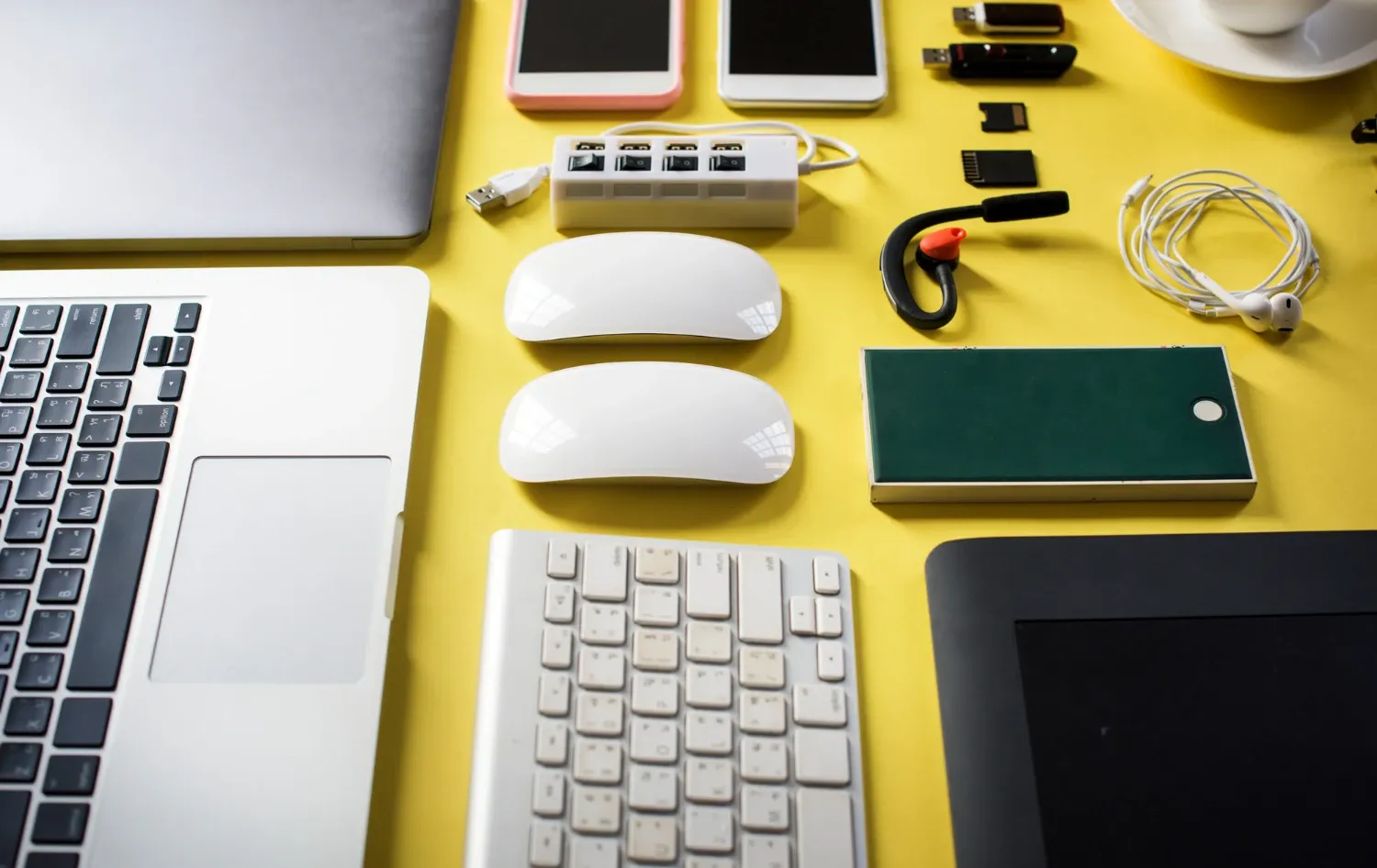 Os principais hacks de IA para aumentar a produtividade e a eficiência